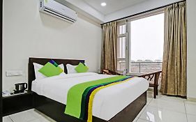 Treebo Kamron Regency Sector 80